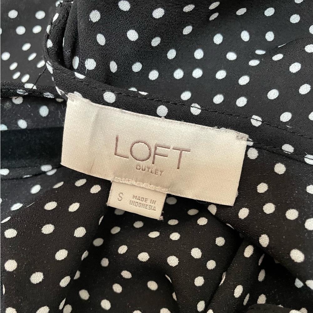 💕 Women’s LOFT Outlet loose fit blue tank top w/tie back in size small. - Picture 3 of 3